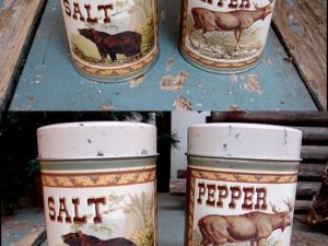 Lodge Theme Antiqued Tin Moose Bear Large Range Salt and Pepper Shakers