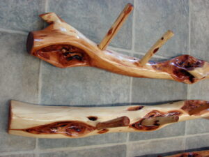 Hand Carved Diamond Willow Wall Mount Coat Peg Rack