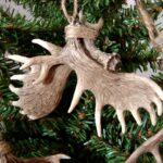 Detailed Miniature Moose Palm and Deer Antler Ornament - Image 2