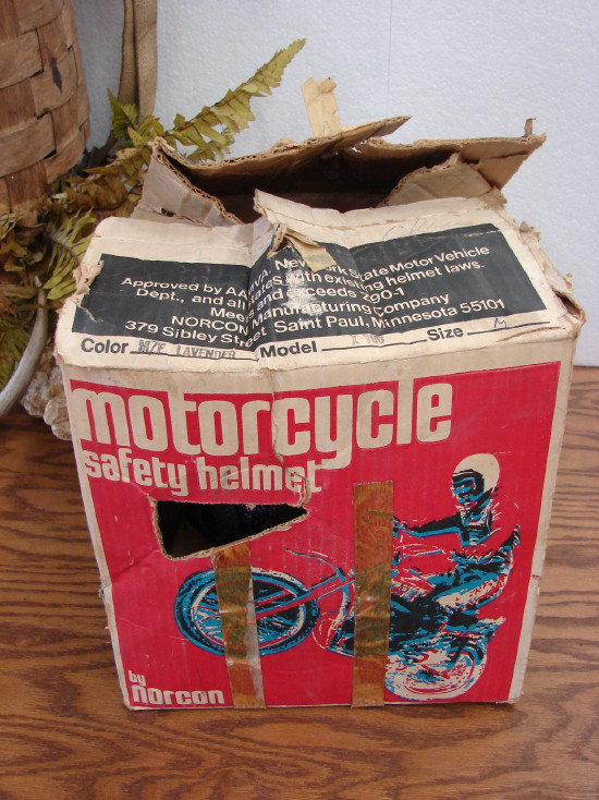Vintage Snowmobile Motorcycle Purple Lavender Glitter Metal Flake Fleck Helmet w/ Box - Image 6