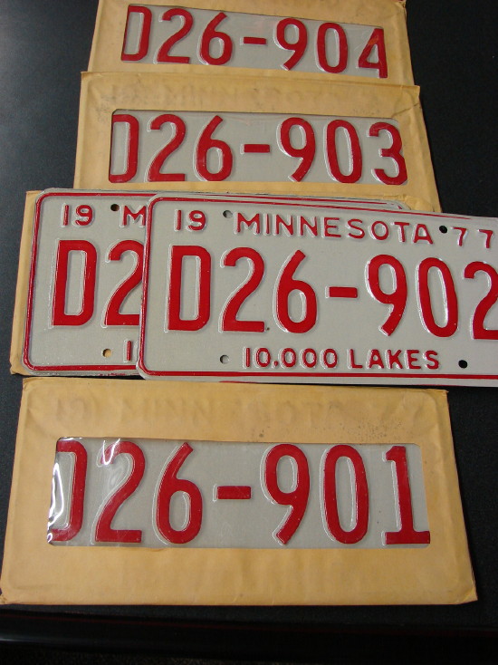 NOS Un-issued 1977 MN Dealer License Plate Reg Card Envelope Sequential Numbers, Moose-R-Us.Com Log Cabin Decor