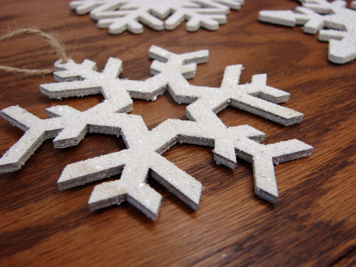 Large Frosty Snow Wood Carved Snowflake Ornament Set/3, Moose-R-Us.Com Log Cabin Decor