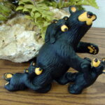 Big Sky Carvers Bearfoots Bears Jeff Fleming Daddy's Home Black Bear with Cubs