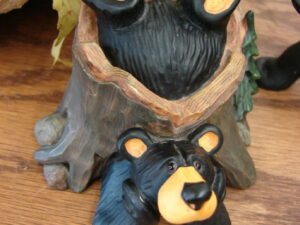 Big Sky Carvers Bearfoots Bears Jeff Fleming Dylan Black Bear in Tree Stump
