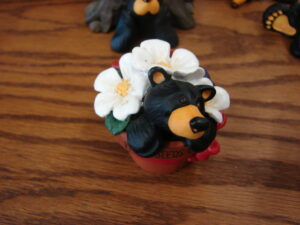 Big Sky Carvers Bearfoots Bears Jeff Fleming Flower Pot Itty Bitty Black Bear