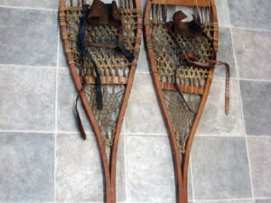 Vintage Ski Lodge Decor Snowshoes Snow Shoe Set Wall Hanger Pointed Huron