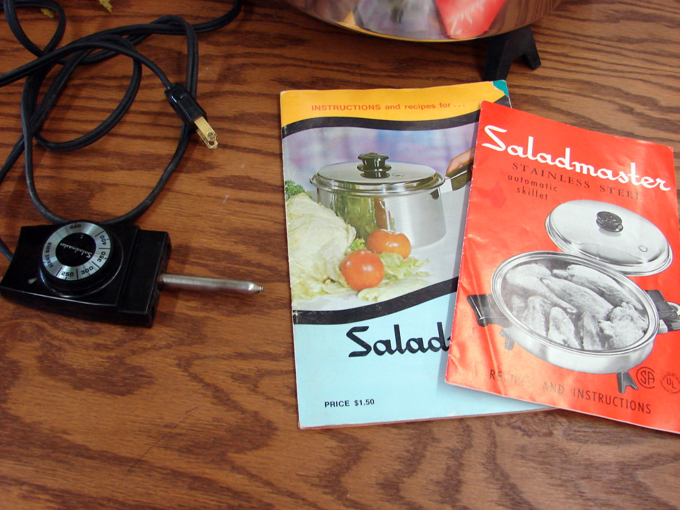 Vintage SaladMaster #7252 Oil Core 11" Electric Skillet w/ Vapor Lock Lid Tested Working Recipe Books - Image 2