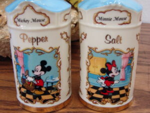 Lenox 1997 Disney Mickey Minnie Mouse Salt & Pepper Shakers