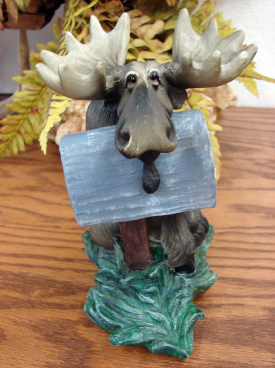 Big Sky Carvers Bearfoots Mooses Moose with Mailbox 2000, Moose-R-Us.Com Log Cabin Decor