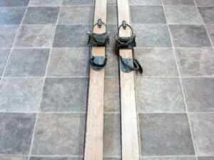 Vintage Northland Hickory Wood Snow Skis WWII 10th Mountain Division 1943 w/ Bindings