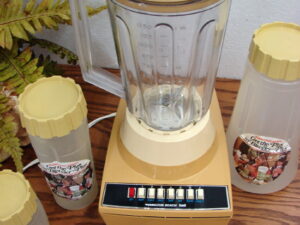Vintage 1970's Hamilton Beach Harvest Gold Model 693-3 Blender Plus + Containers