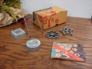 Vintage Red Blue Box 4 Molds Scandinavian Nordic Ware Double Rosette and Timbale Iron