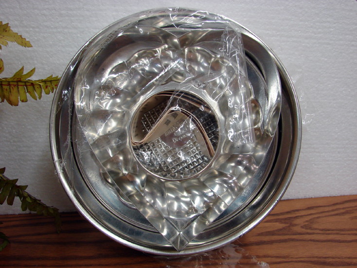 Pampered Chef 3 Piece Cake Springform Pan Set NOS Valtrompia Bread Tube