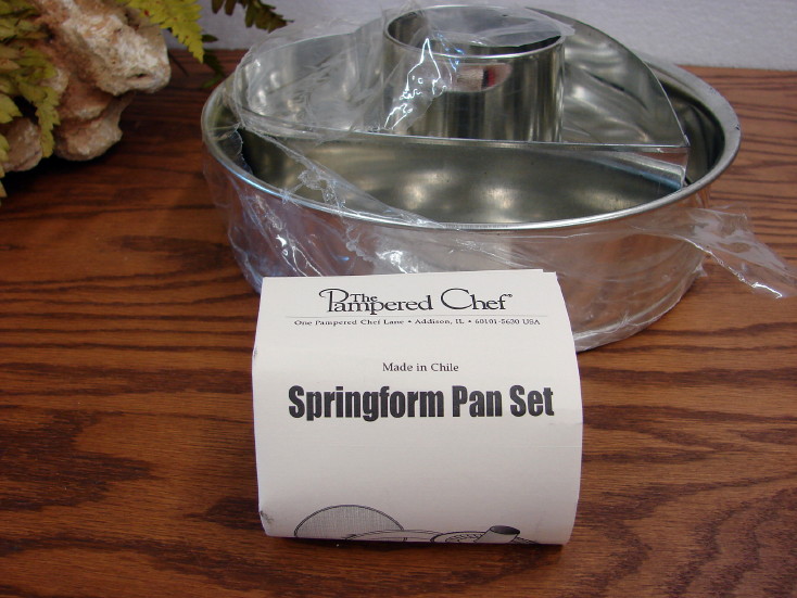 Pampered Chef 3 Piece Cake Springform Pan Set NOS Valtrompia Bread Tube -   Log Cabin Decor