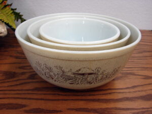 Vintage PYREX Forest Fancies Mushroom 3 Pc Nesting Mixing Bowl Set 401 402 403