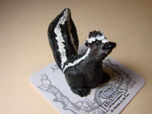 John Raya Encore Wee Tiny Critters Beasties Kingdom Skunk Otter Vultures Detailed Miniatures