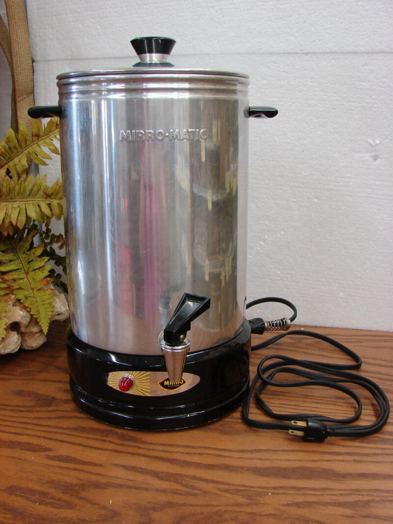 Vintage MIRRO-MATIC 10-35 Cup Automatic Electric Coffee Percolator Large Potluck, Moose-R-Us.Com Log Cabin Decor