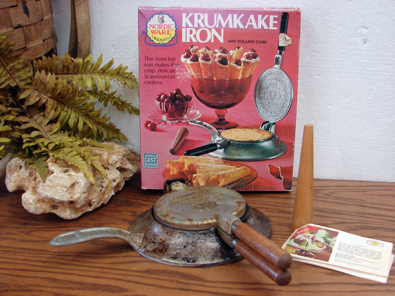 Vintage Used Nordic Ware Scandinavian Krumkake Cookie Iron Brown Handles Original Box