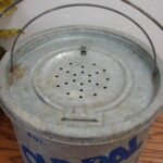 Vintage Galvanized Old Pal Blue Graphics Non Floating 8 Qt Minnow Bait Bucket - Image 3