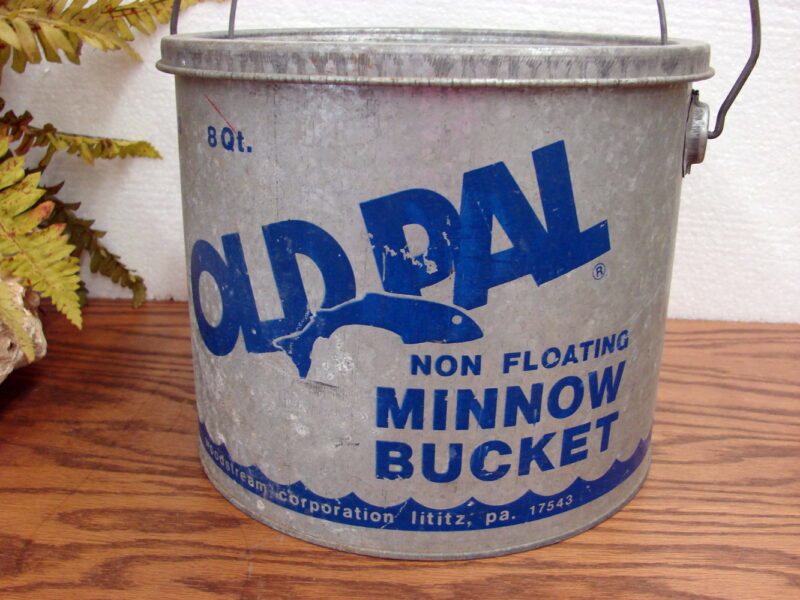 Vintage Galvanized Old Pal Blue Graphics Non Floating 8 Qt Minnow Bait Bucket, Moose-R-Us.Com Log Cabin Decor