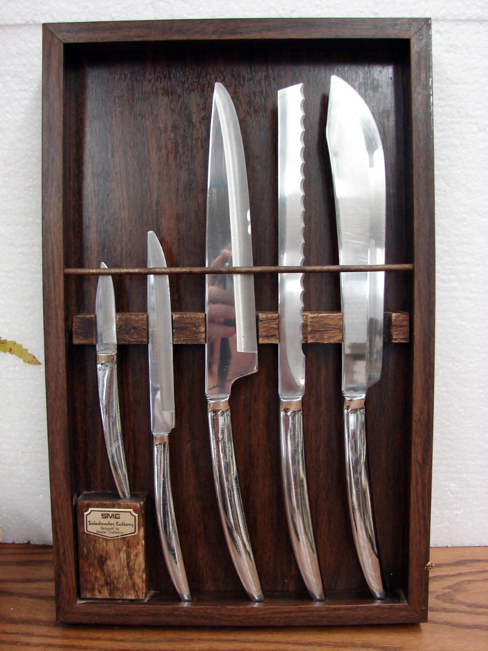 Used Complete Vintage SaladMaster 7 Pc Carving Paring Knife Set Wall Mount Case - Image 2