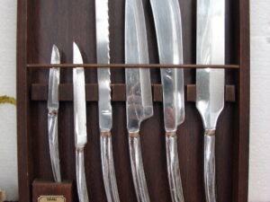 Slightly Used Complete Vintage SaladMaster 7 Pc Carving Paring Knife Set Wall Mount Case