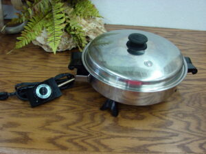 Vintage SaladMaster #7817 Oil Core 11" Electric Skillet w/ Vapor Lock Lid Tested Working