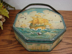 Vintage Loose Wiles Biscuit Sunshine Company Tin Tall Ships at Sea Octagon w/ lid