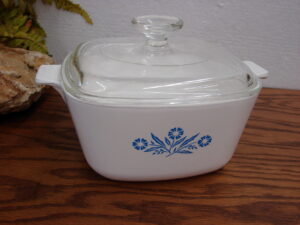 Corning Ware Blue Cornflower 1 3/4 Quart Casserole w/ PYREX Lid