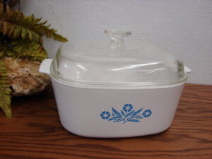 Corning Ware Blue Cornflower 4 Quart Casserole w/ PYREX Lid