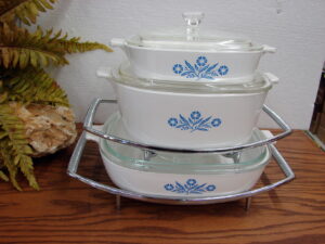 Corning Ware Blue Cornflower 2 1/2 Quart Casserole PYREX Lid Trivet Stand