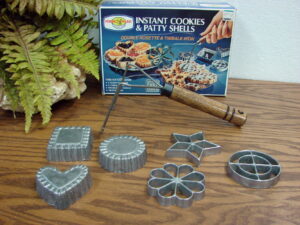 Deluxe 6 Molds Scandinavian Nordic Ware Double Rosette and Timbale Iron w/ Box