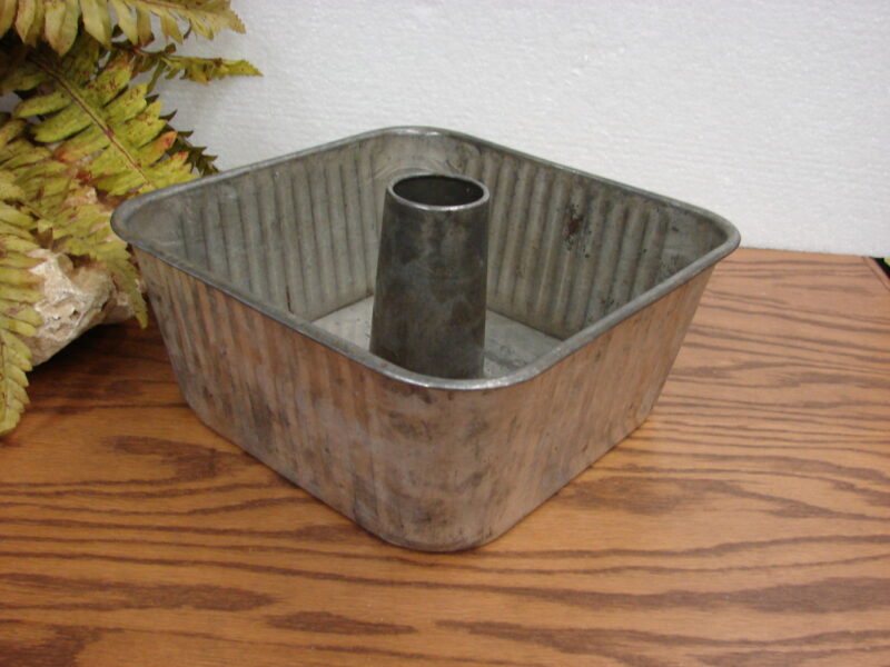 Vintage Unique Square Angel Food Cake Pan Baking Pan, Moose-R-Us.Com Log Cabin Decor