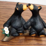 Big Sky Carvers Bearfoots Bears Jeff Fleming Kissing Log Couple Bear Retired