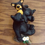 Big Sky Carvers Bearfoots Bears Jeff Fleming Kissing Log Couple Bear Retired - Image 2
