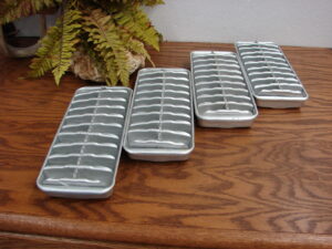 Set/4 Vintage Aluminum Old School Ice Cube Tray Matching Lot 1 Patent Numbers