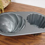 Scandinavian Nordic Ware Heavy Duty Oversized Cute Cupcake Mold Cake Pan - Image 2