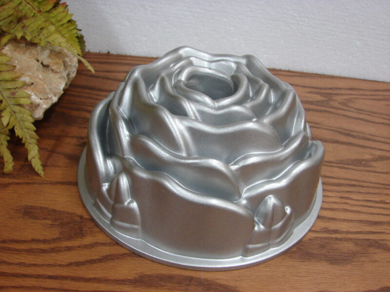 Scandinavian Nordic Ware Heavy Duty Bundt Rose Wreath Mold Cake Pan, Moose-R-Us.Com Log Cabin Decor