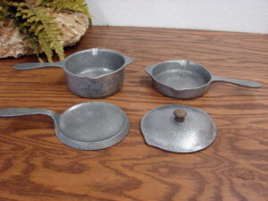 Vintage Hammered Aluminum Toy Salesman Sample Cookware Griddle Pot Fry Pan Lid