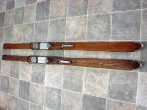 Vintage Hickory Wood Snow Skis Metal Tips Iron Rails Aspen Cortina Complete Bindings