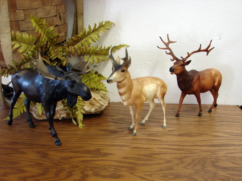 Breyer Elk Moose Pronghorn Whitetail Deer Buck Doe Fawn Big Game Figurine, Moose-R-Us.Com Log Cabin Decor