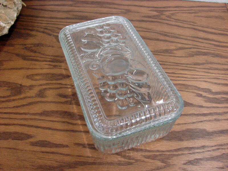 Vintage Federal Glass Ribbed Rectangular Refrigerator Box Vegetable or Fruit, Moose-R-Us.Com Log Cabin Decor