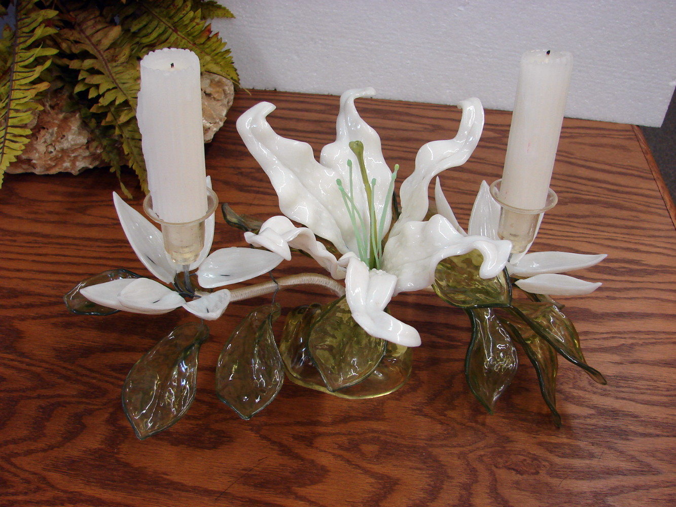 MCM Retro Lucite White Lily Flower Candle Holder Floral Arrangement -   Log Cabin Decor