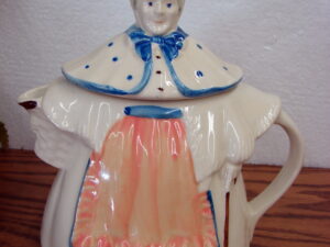 Vintage Shawnee Pottery Granny Ann Teapot Peach Apron Tea Pot