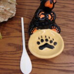 New Big Sky Carvers Bearfoots Bears Jeff Fleming Bear Spoon Holder - Image 2