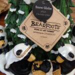 New Big Sky Carvers Bearfoots Bears Jeff Fleming Beartivity Musical Snow Globe - Image 3