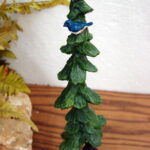 New Big Sky Carvers Bearfoots Bears Jeff Fleming Bluebird and Bear Pine Tree Figurine - Image 2