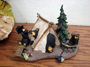 New Big Sky Carvers Bearfoots Bears Jeff Fleming Camp Runamuck Bear Figurine