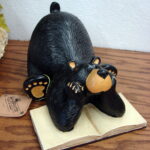 New Big Sky Carvers Bearfoots Bears Jeff Fleming Dreaming of a Good Book Bookend