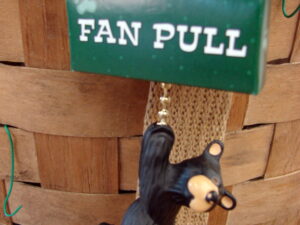 New Big Sky Carvers Bearfoots Bears Jeff Fleming Climbing Bear Fan Light Pull